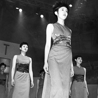 モガインターナショナル モデル ショー 写真